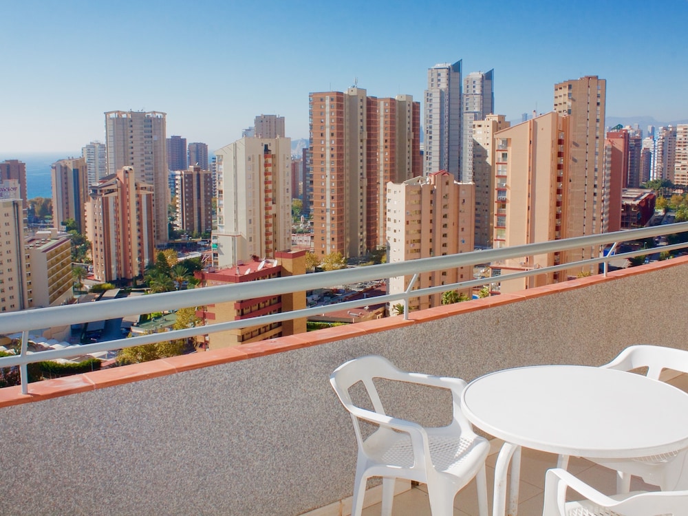 Apartamentos Primavera Loix — Hotel rooms in Benidorm, Valencian Community