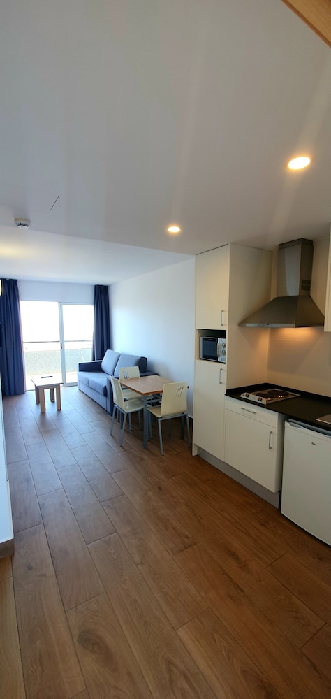 Apartamentos Primavera Loix — Hotel rooms in Benidorm, Valencian Community