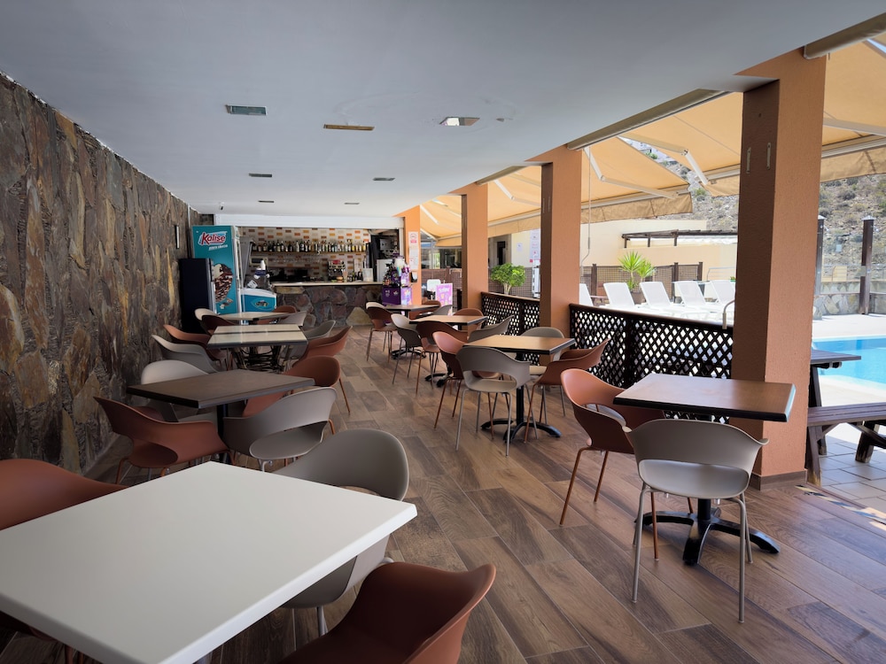 Holiday Club Sol Amadores — Restaurant & bars in Puerto Rico, Canary Islands
