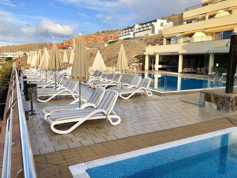 Holiday Club Sol Amadores — Swimming pool in Puerto Rico, Canary Islands
