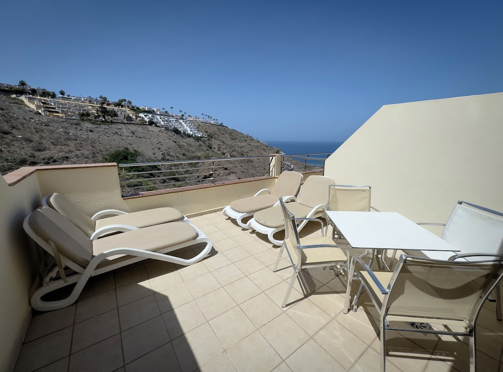 Holiday Club Sol Amadores — Hotel rooms in Puerto Rico, Canary Islands