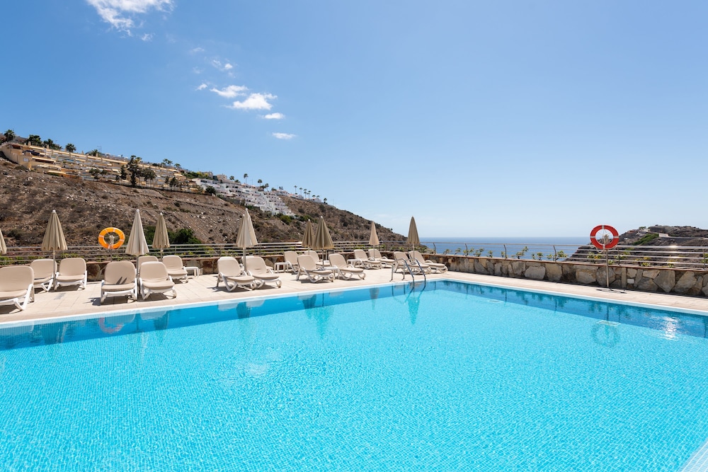 Holiday Club Sol Amadores — Swimming pool in Puerto Rico, Canary Islands