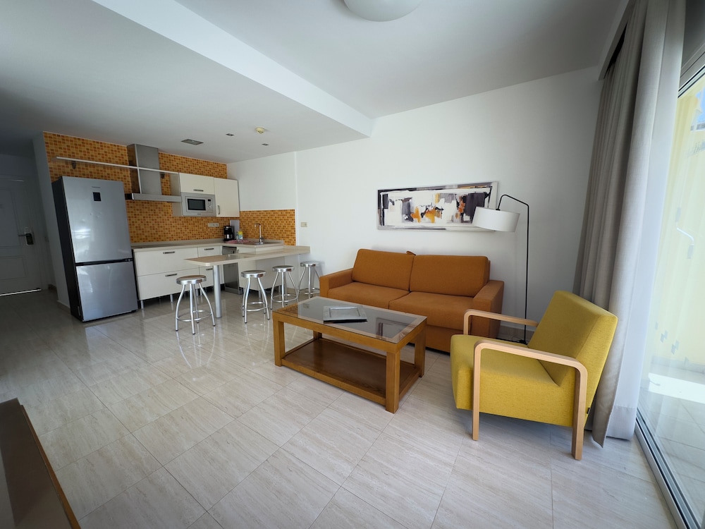 Holiday Club Sol Amadores — Hotel rooms in Puerto Rico, Canary Islands