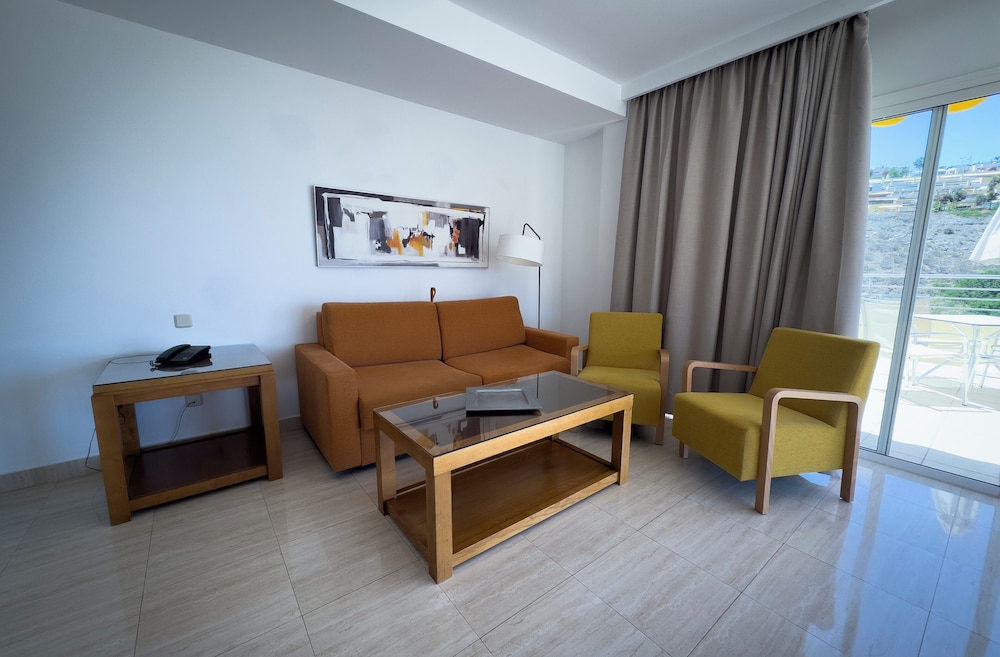 Holiday Club Sol Amadores — Hotel rooms in Puerto Rico, Canary Islands
