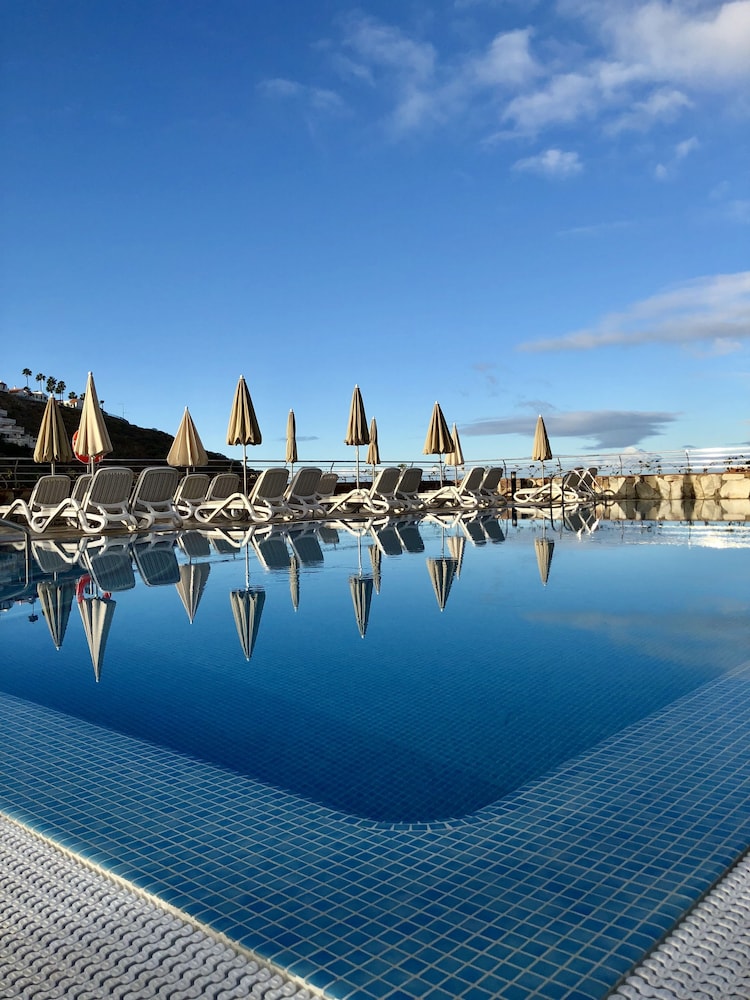 Holiday Club Sol Amadores — Swimming pool in Puerto Rico, Canary Islands