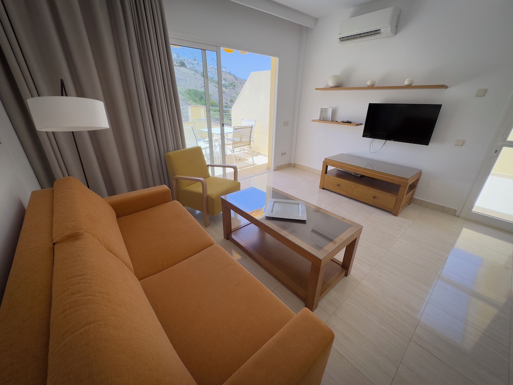 Holiday Club Sol Amadores — Hotel rooms in Puerto Rico, Canary Islands