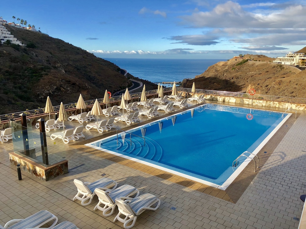 Holiday Club Sol Amadores — Swimming pool in Puerto Rico, Canary Islands