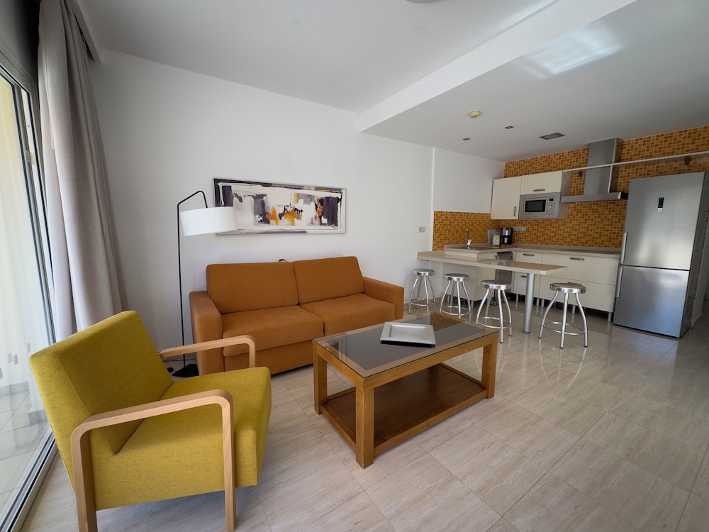 Holiday Club Sol Amadores — Hotel rooms in Puerto Rico, Canary Islands