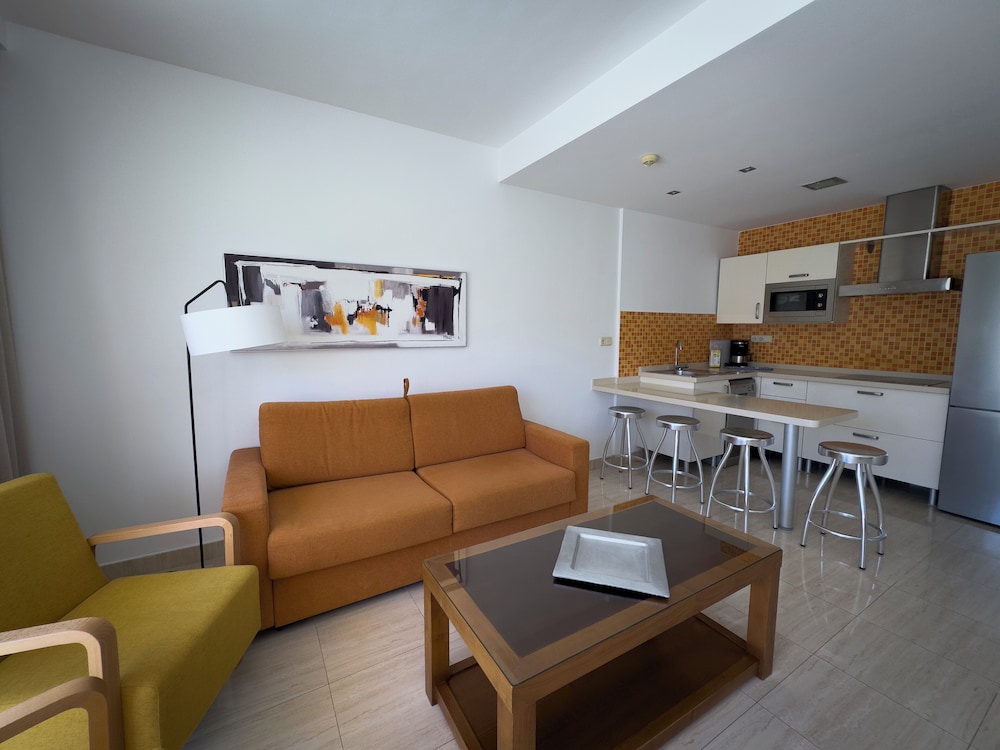 Holiday Club Sol Amadores — Hotel rooms in Puerto Rico, Canary Islands