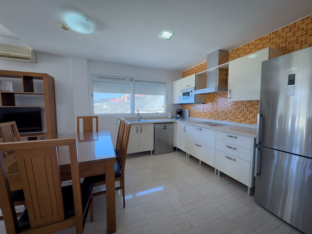 Holiday Club Sol Amadores — Hotel rooms in Puerto Rico, Canary Islands