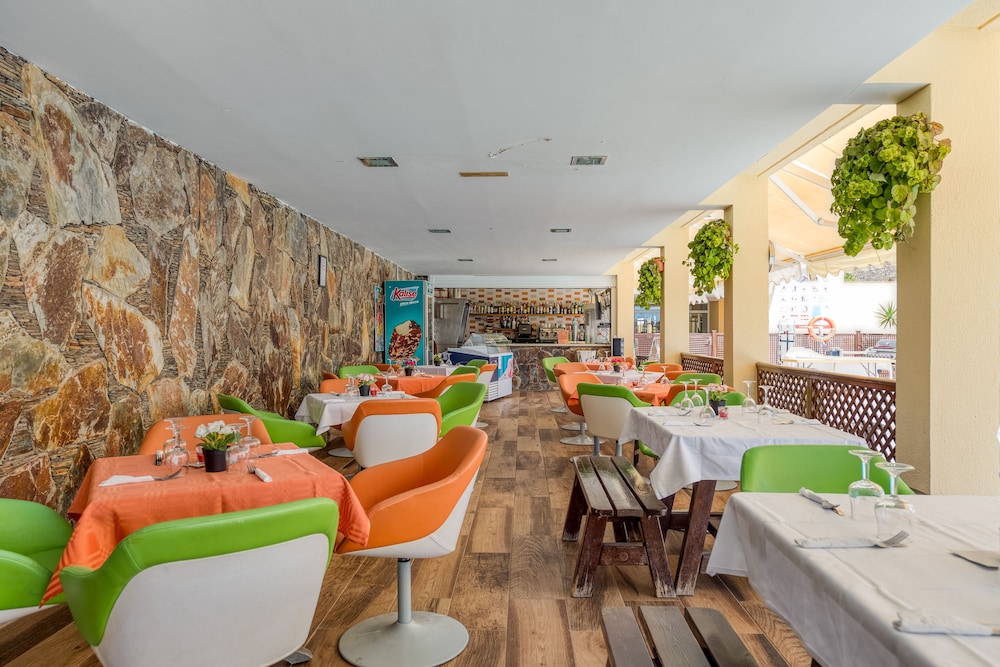 Holiday Club Sol Amadores — Restaurant & bars in Puerto Rico, Canary Islands
