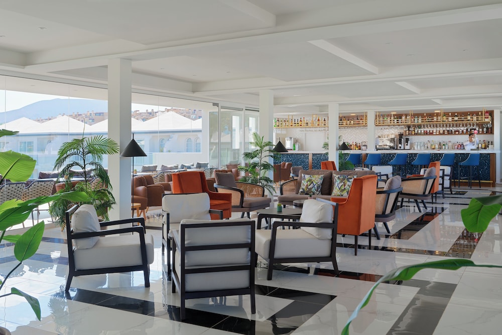 H10 Ocean Suites — Restaurant & bars in Corralejo, Canary Islands