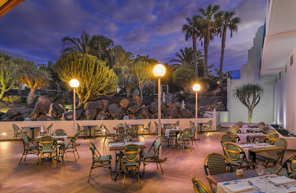 H10 Ocean Suites — Restaurant & bars in Corralejo, Canary Islands
