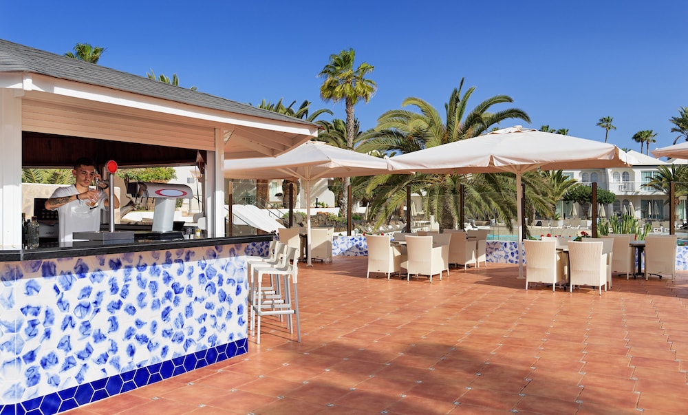 H10 Ocean Suites — Restaurant & bars in Corralejo, Canary Islands