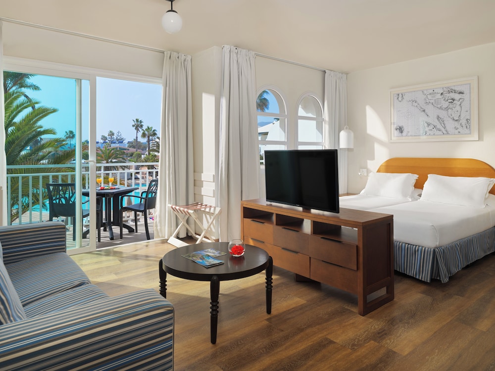 H10 Ocean Suites — Hotel rooms in Corralejo, Canary Islands