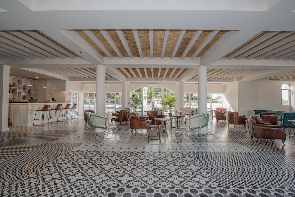 H10 Ocean Suites — Restaurant & bars in Corralejo, Canary Islands