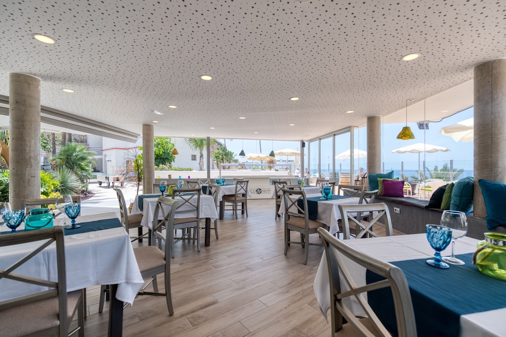 Holiday Club Puerto Calma — Restaurant & bars in Puerto Rico, Canary Islands