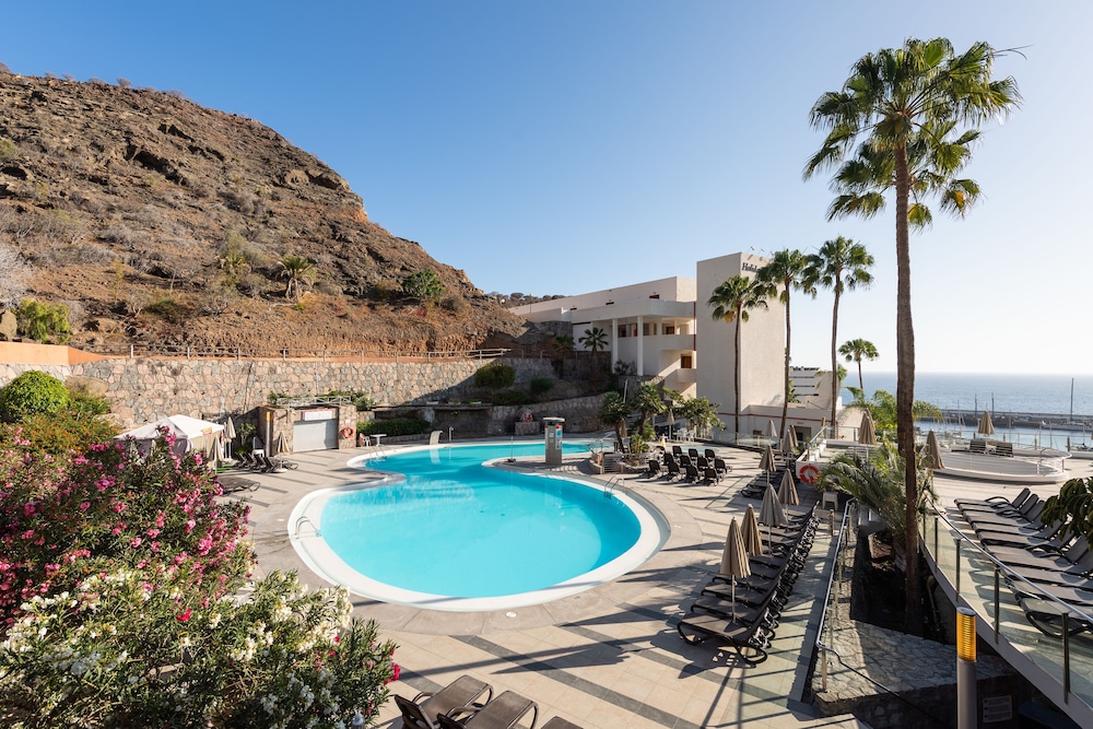 Holiday Club Puerto Calma — Swimming pool in Puerto Rico, Canary Islands