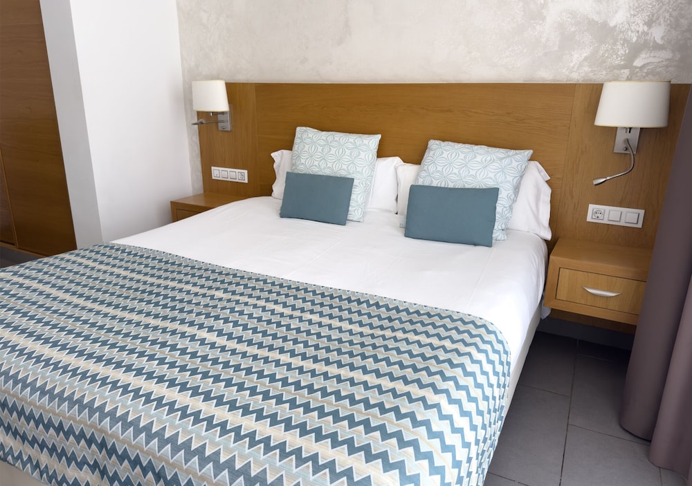 Holiday Club Puerto Calma — Hotel rooms in Puerto Rico, Canary Islands
