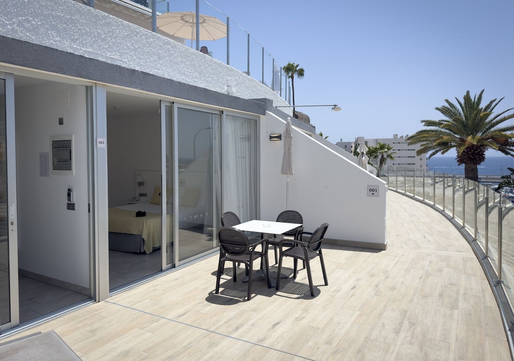 Holiday Club Puerto Calma — Hotel rooms in Puerto Rico, Canary Islands