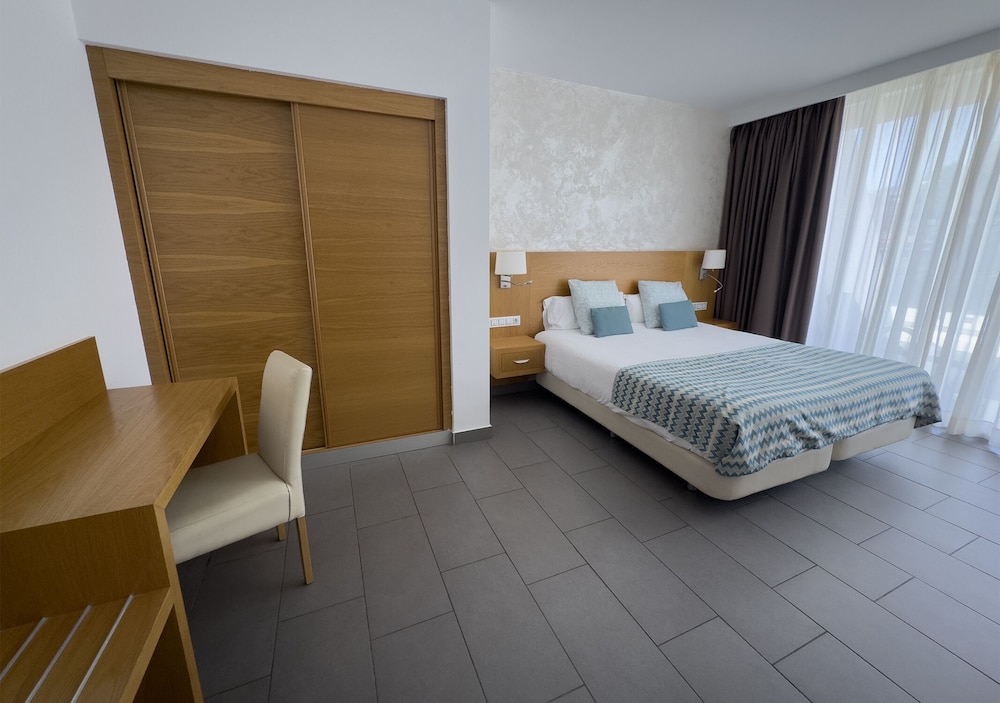 Holiday Club Puerto Calma — Hotel rooms in Puerto Rico, Canary Islands