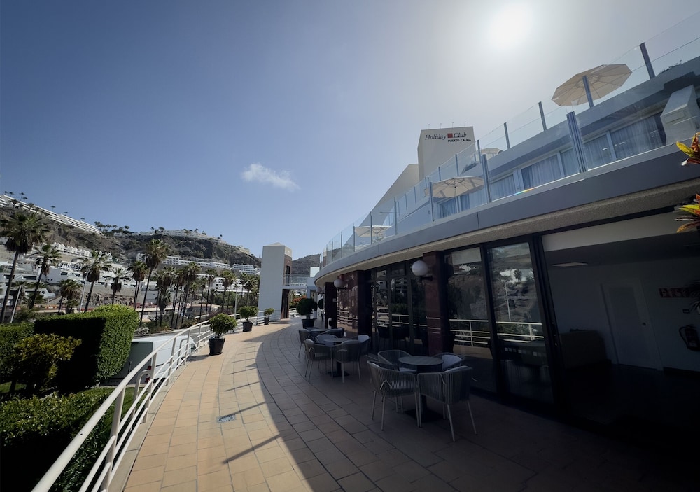 Holiday Club Puerto Calma — Hotel building in Puerto Rico, Canary Islands