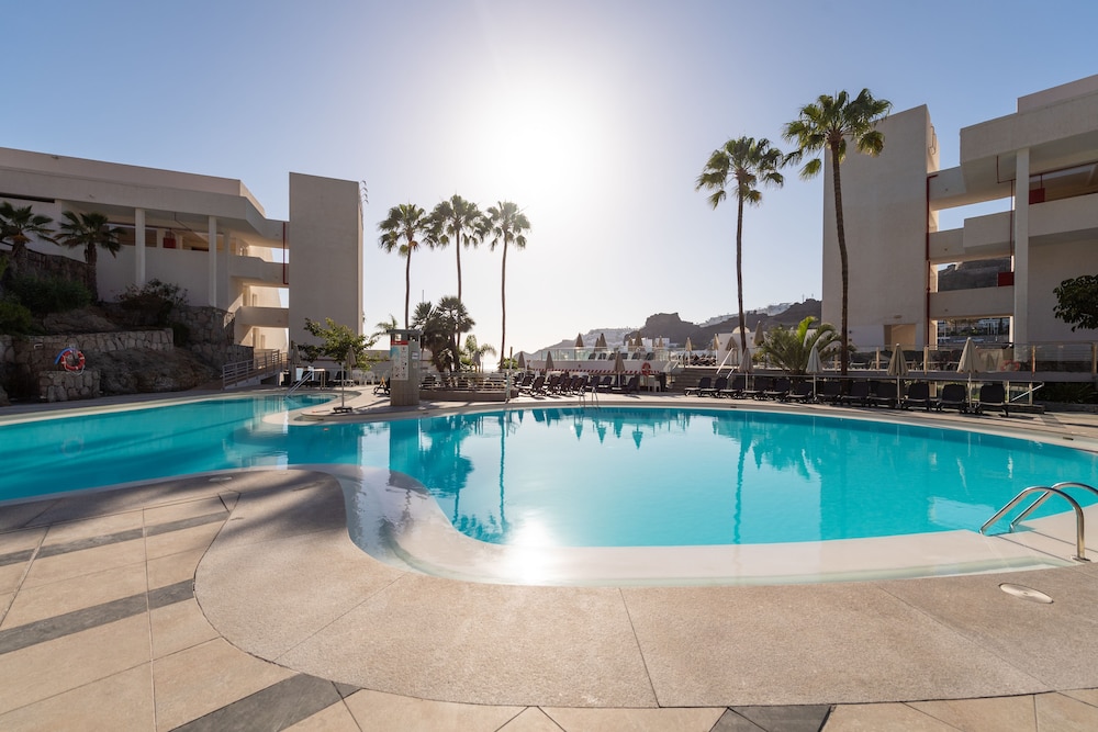 Holiday Club Puerto Calma — Swimming pool in Puerto Rico, Canary Islands
