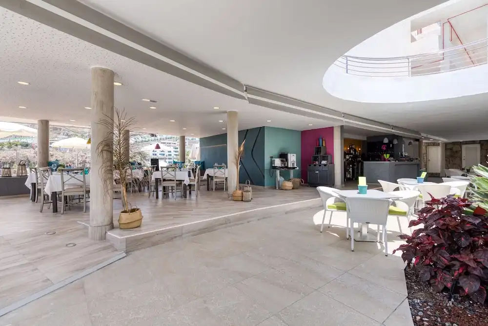 Holiday Club Puerto Calma — Restaurant & bars in Puerto Rico, Canary Islands