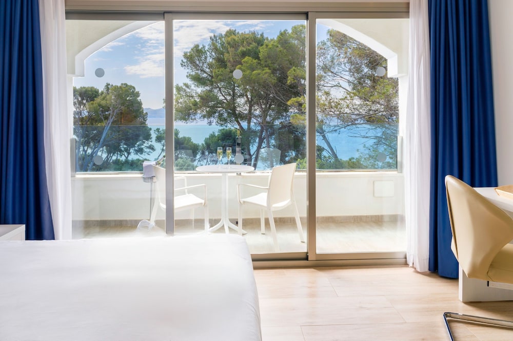 Alcanada Golf Hotel — Hotel rooms in Alcudia, Balearic Islands