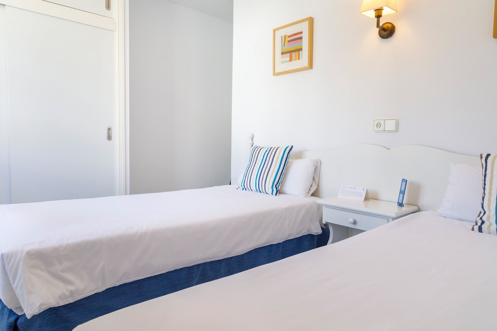 Alcanada Golf Hotel — Hotel rooms in Alcudia, Balearic Islands