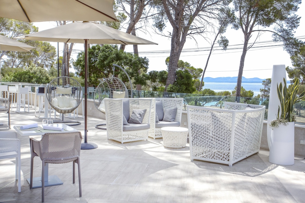 Alcanada Golf Hotel — Restaurant & bars in Alcudia, Balearic Islands