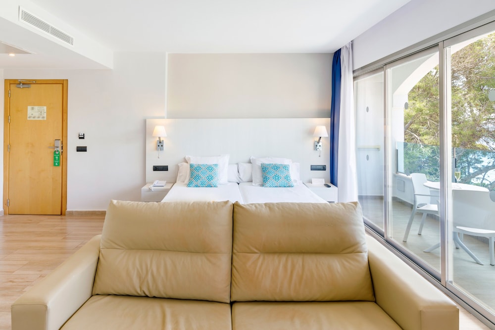 Alcanada Golf Hotel — Hotel rooms in Alcudia, Balearic Islands