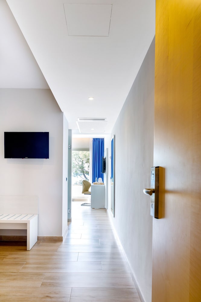 Alcanada Golf Hotel — Hotel rooms in Alcudia, Balearic Islands
