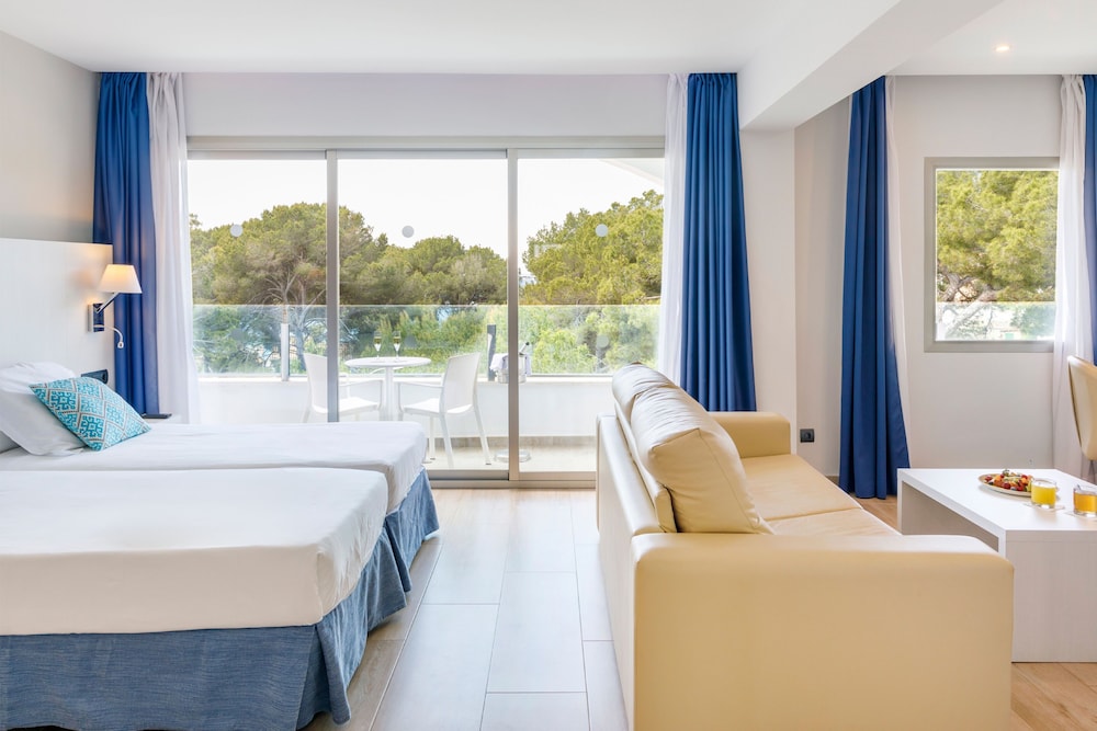 Alcanada Golf Hotel — Hotel rooms in Alcudia, Balearic Islands