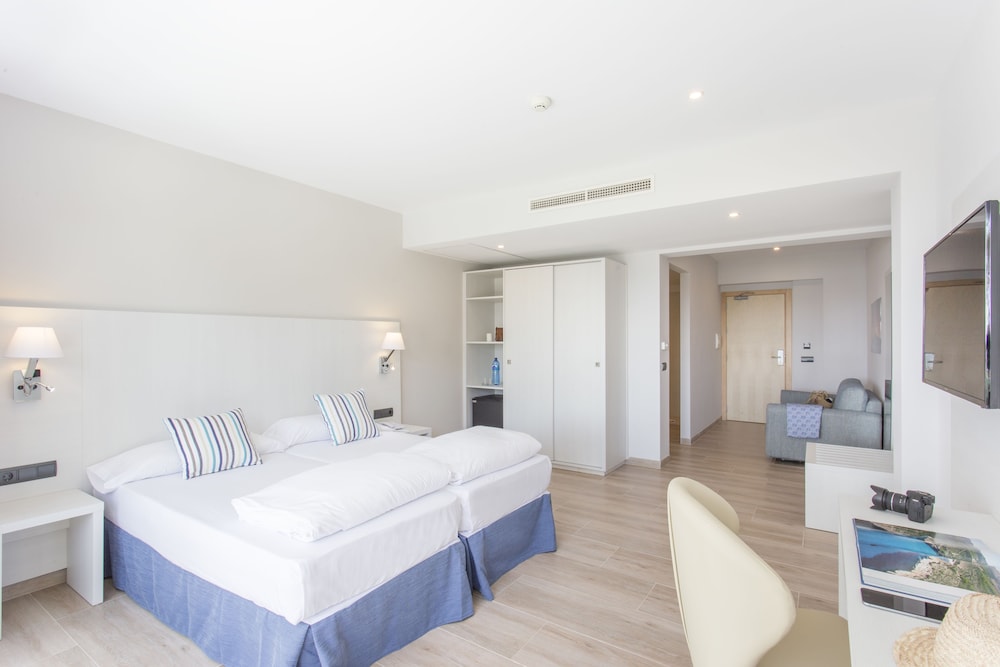 Alcanada Golf Hotel — Hotel rooms in Alcudia, Balearic Islands
