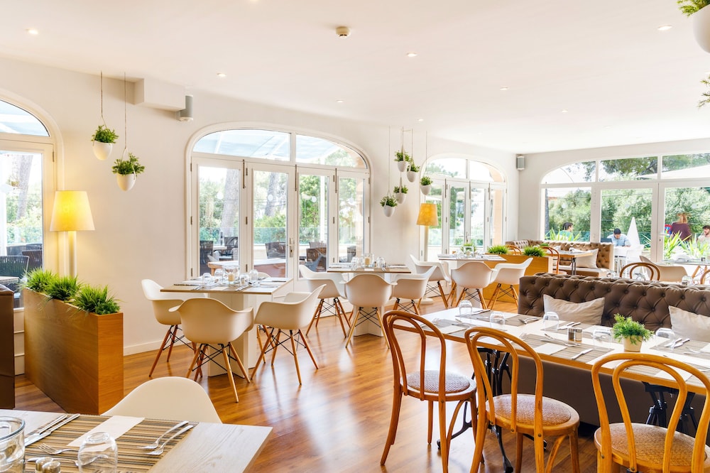 Alcanada Golf Hotel — Restaurant & bars in Alcudia, Balearic Islands
