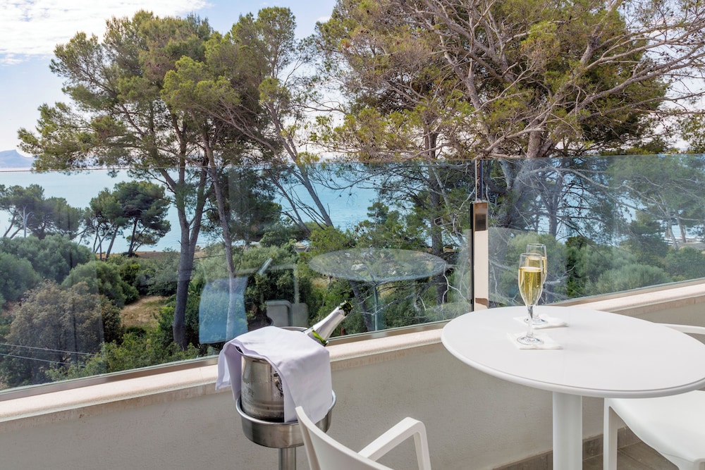Alcanada Golf Hotel — Hotel rooms in Alcudia, Balearic Islands