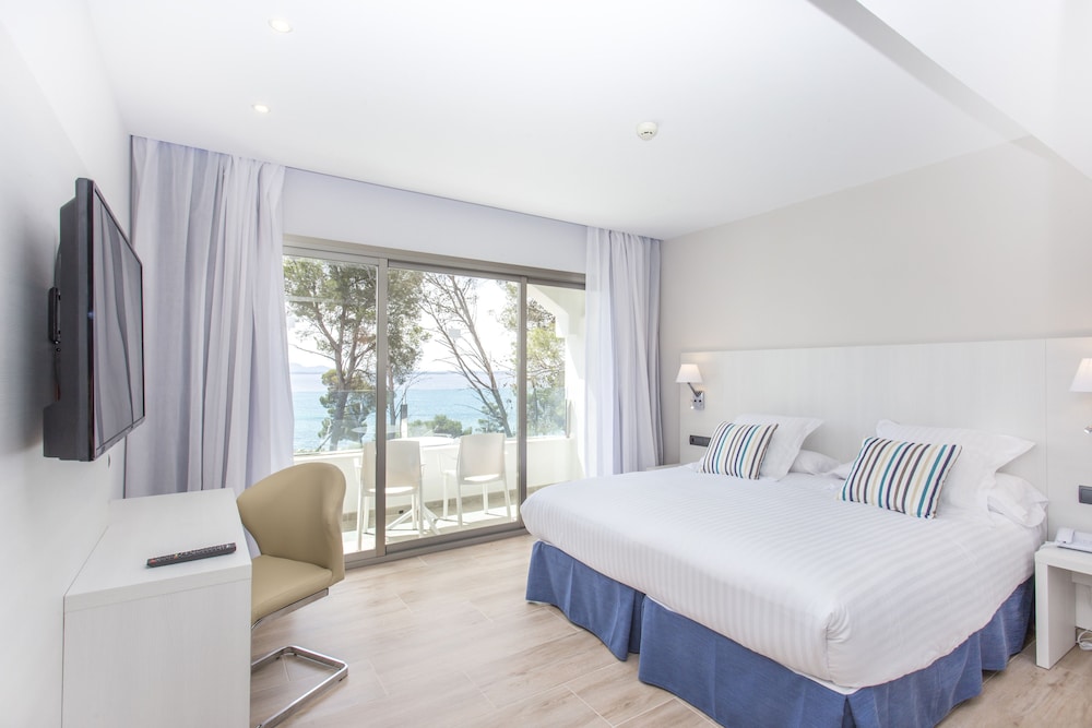 Alcanada Golf Hotel — Hotel rooms in Alcudia, Balearic Islands