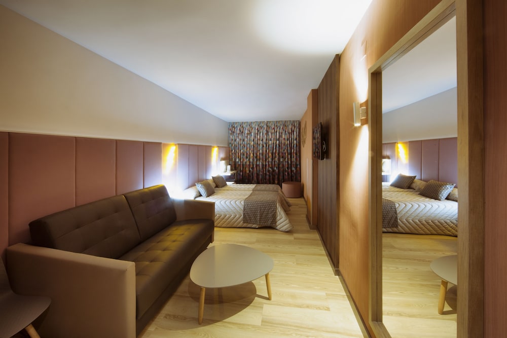Hotel Cuco — Hotel rooms in Benidorm, Valencian Community