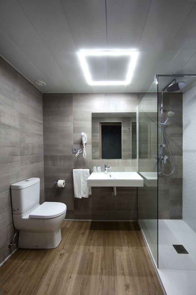 Hotel Cuco — Hotel rooms in Benidorm, Valencian Community