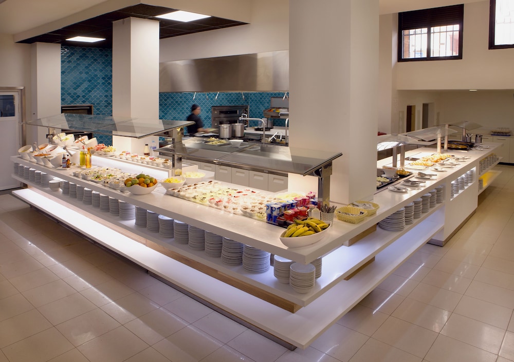 Hotel Cuco — Restaurant & bars in Benidorm, Valencian Community