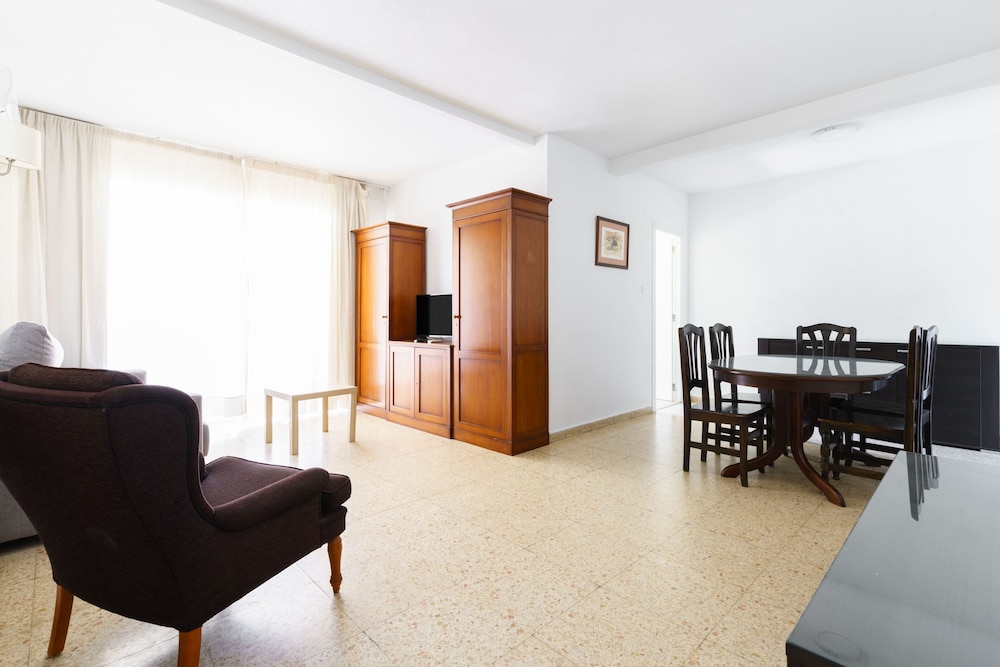Apartamentos Maja — Hotel rooms in Benidorm, Valencian Community