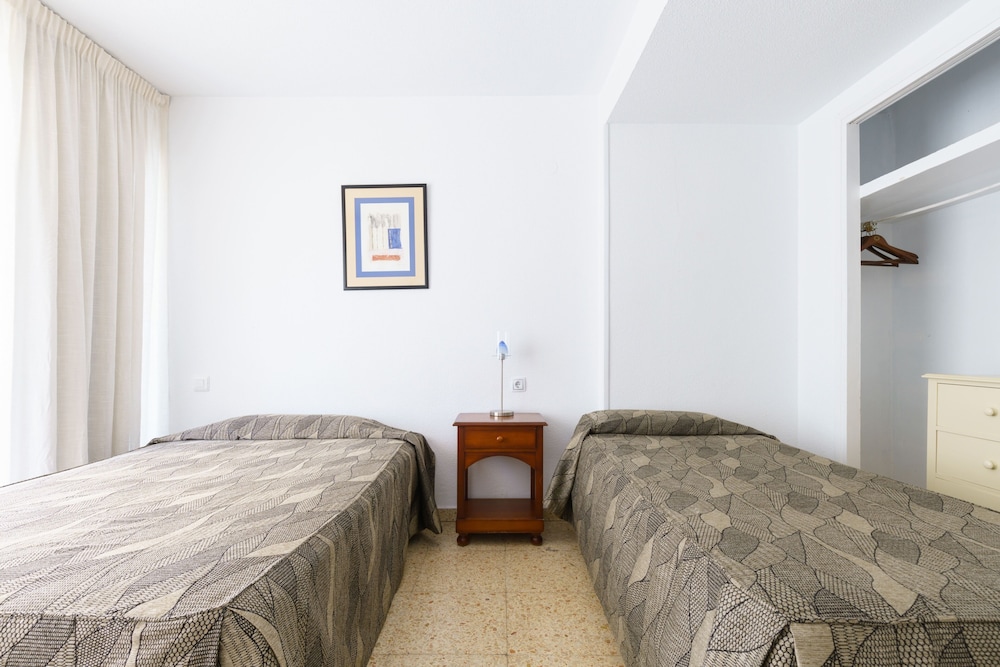 Apartamentos Maja — Hotel rooms in Benidorm, Valencian Community