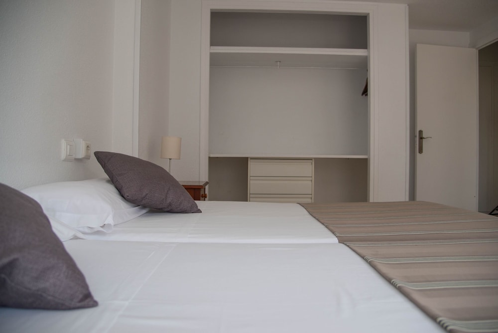 Apartamentos Maja — Hotel rooms in Benidorm, Valencian Community