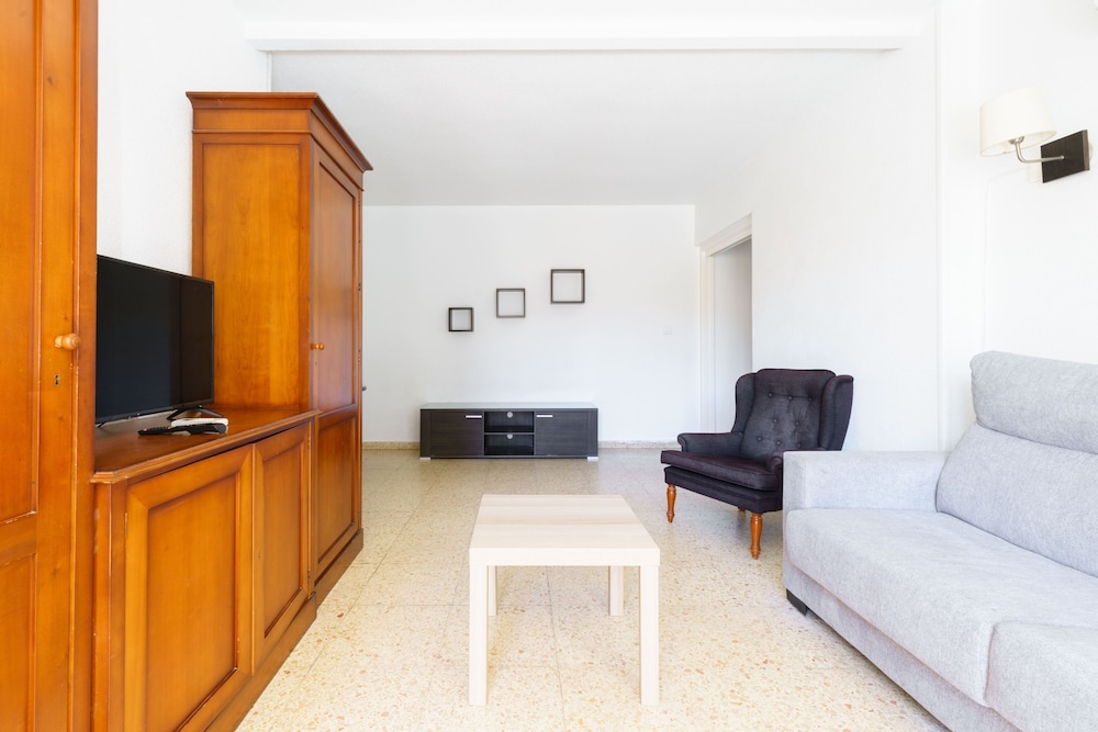Apartamentos Maja — Hotel rooms in Benidorm, Valencian Community