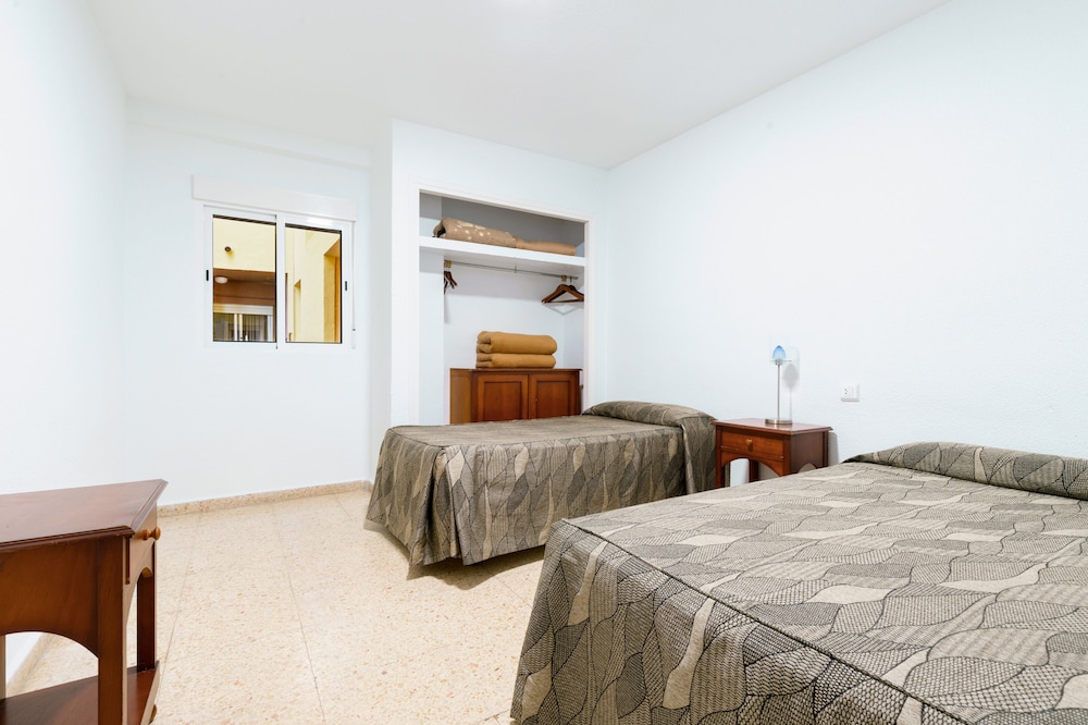 Apartamentos Maja — Hotel rooms in Benidorm, Valencian Community