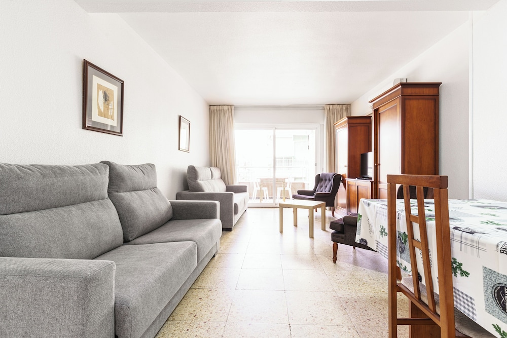 Apartamentos Maja — Hotel rooms in Benidorm, Valencian Community