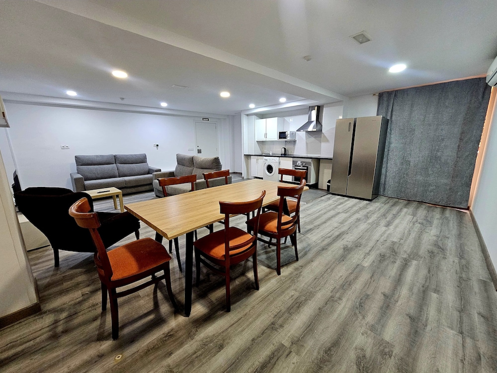 Apartamentos Maja — Hotel rooms in Benidorm, Valencian Community