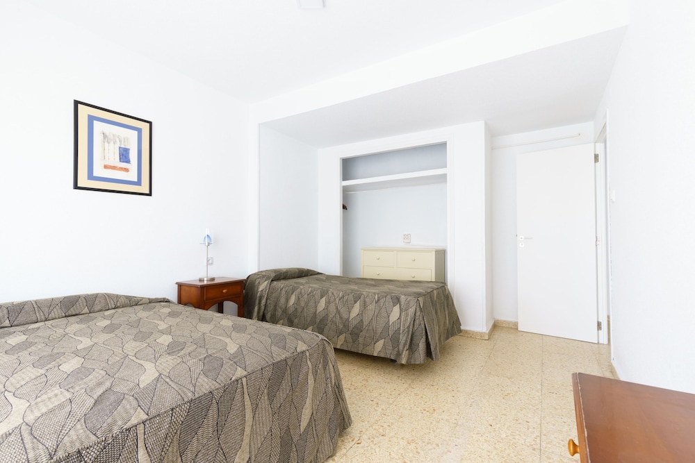 Apartamentos Maja — Hotel rooms in Benidorm, Valencian Community
