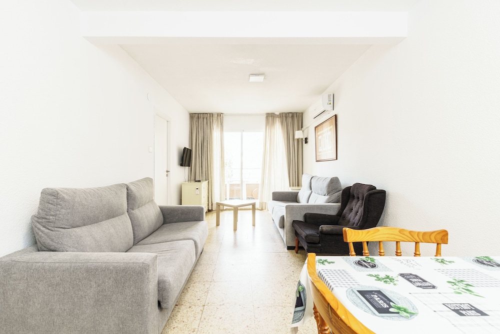 Apartamentos Maja — Hotel rooms in Benidorm, Valencian Community